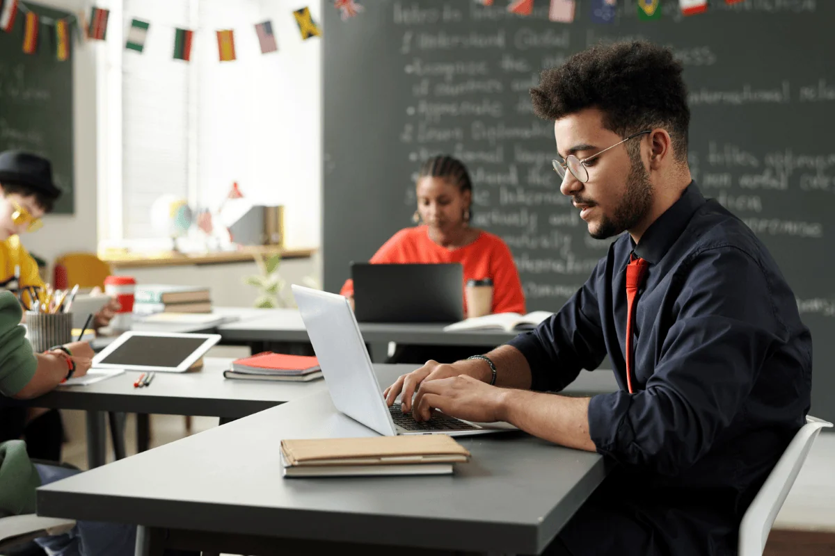 Associate’s Degree Jobs: Careers That Pay Off Without a Bachelor’sFeatured Image